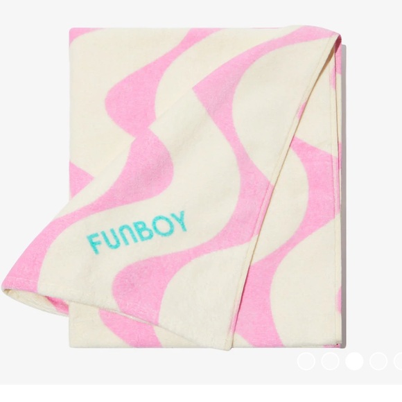 Funboy wavy striped beach towel - Picture 2 of 7
